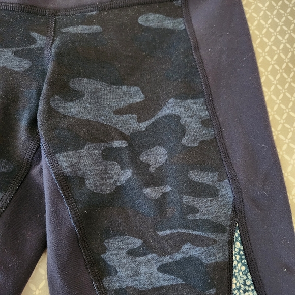 Lululemon Wunder Under Blue Crop Camo Pebble Print Leggings Size 2 - Picture 10 of 13